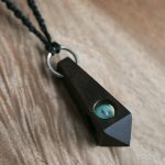 S4033-018 Ebony and Chrysoprase Amulet