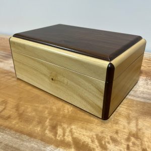handcrafted-american-walnut-and-quandong-keepsake-box-by-david-suters-timbercraftsman